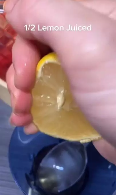 Atasi flek hitam bekas jerawat dengan tambahan 1 bahan dapur Berbagai sumber