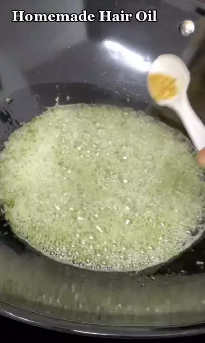 Suburkan rambut mudah rontok pakai 1 jenis daun Berbagai sumber Suburkan rambut mudah rontok pakai 1 jenis daun Berbagai sumber