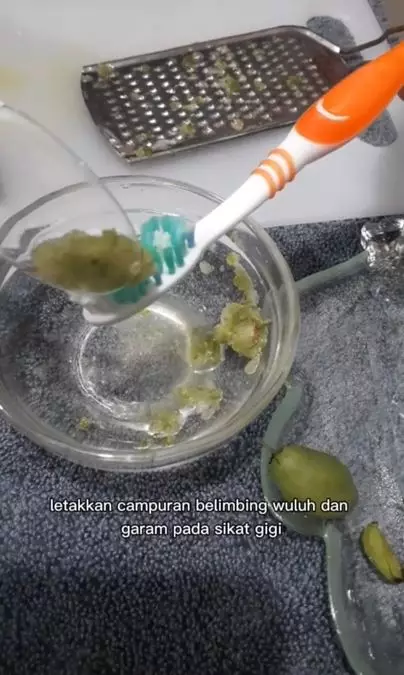 Atasi gigi kuning jadi kinclong pakai 1 buah-buahan Berbagai sumber Atasi gigi kuning jadi kinclong pakai 1 buah-buahan Berbagai sumber