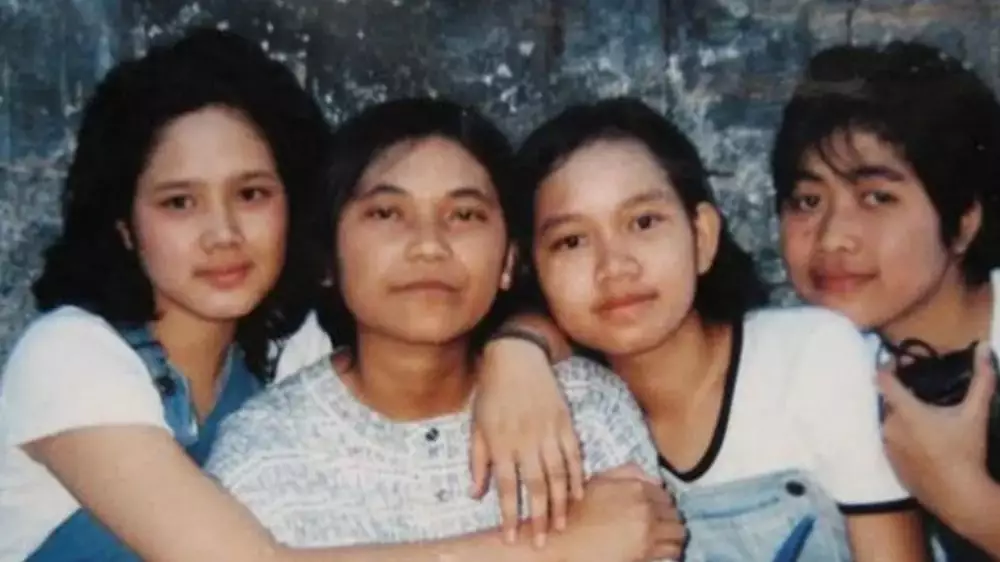 Mulan Jameela semasa remaja © berbagai sumber Mulan Jameela semasa remaja © berbagai sumber