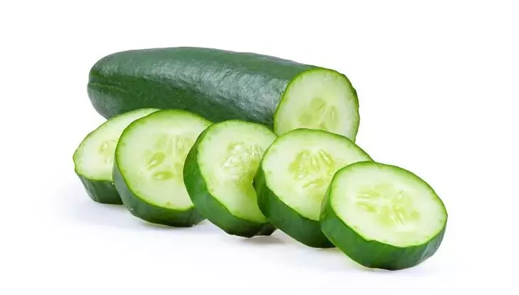 Atasi noda kuning di permukaan gigi pakai 1 jenis buah-buahan Berbagai sumber Atasi noda kuning di permukaan gigi pakai 1 jenis buah-buahan Berbagai sumber