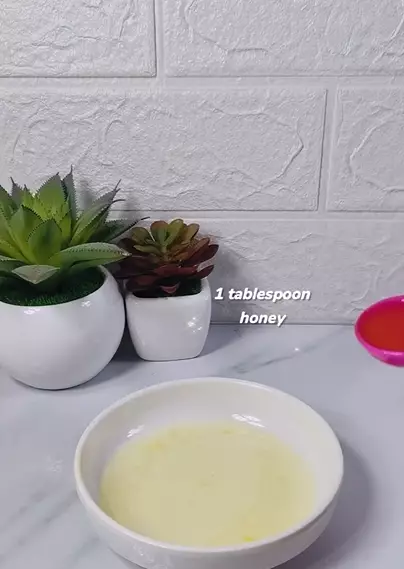 Cara kecilkan pori-pori di wajah berbagai sumber