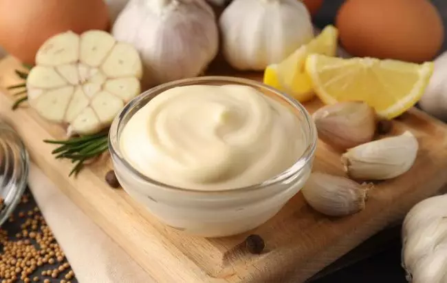 Akar rambut kuat antirontok dengan tambahan 2 bahan dapur Berbagai sumber Akar rambut kuat antirontok dengan tambahan 2 bahan dapur Berbagai sumber