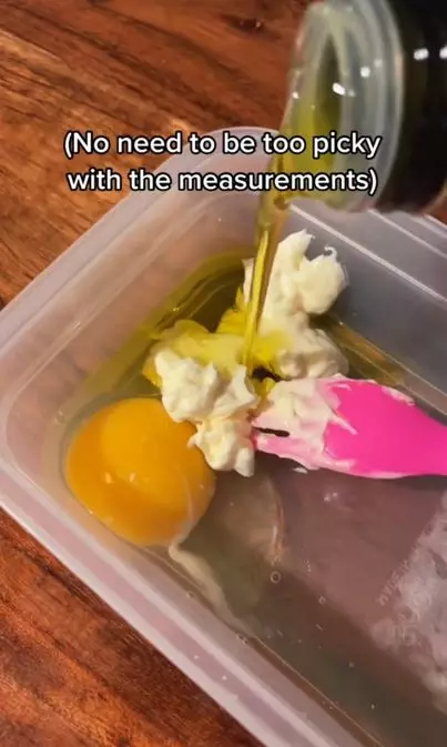 Akar rambut kuat antirontok dengan tambahan 2 bahan dapur Berbagai sumber Akar rambut kuat antirontok dengan tambahan 2 bahan dapur Berbagai sumber