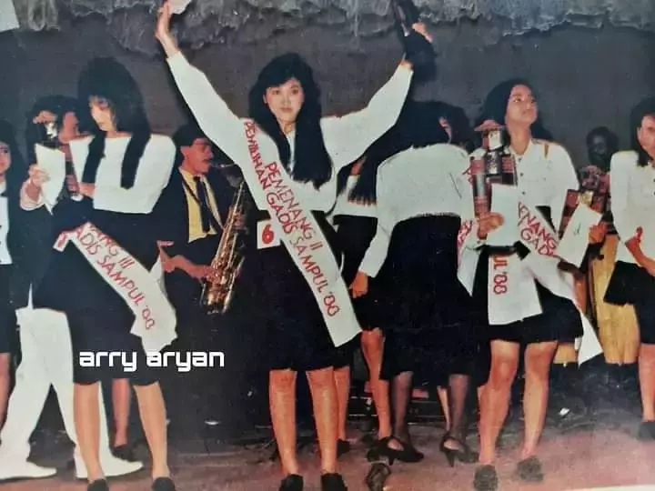 desy ratnasari disebut mirip nike ardilla © berbagai sumber