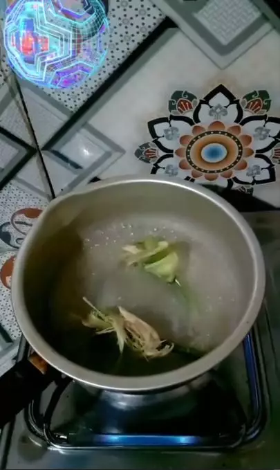 Pudarkan flek penuaan pakai 1 jenis tanaman penyedap Berbagai sumber