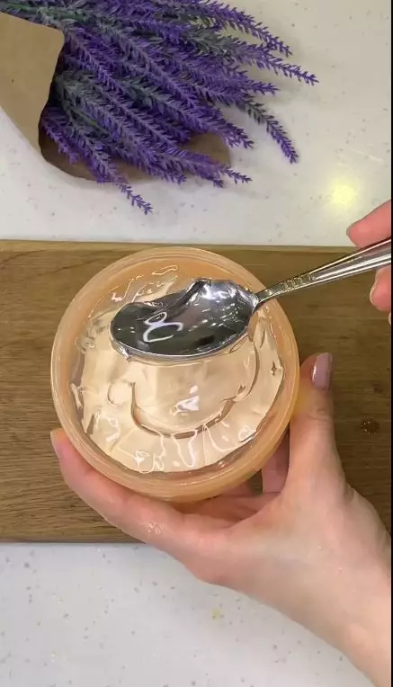 trik hilangkan garis halus di wajah berbagai sumber