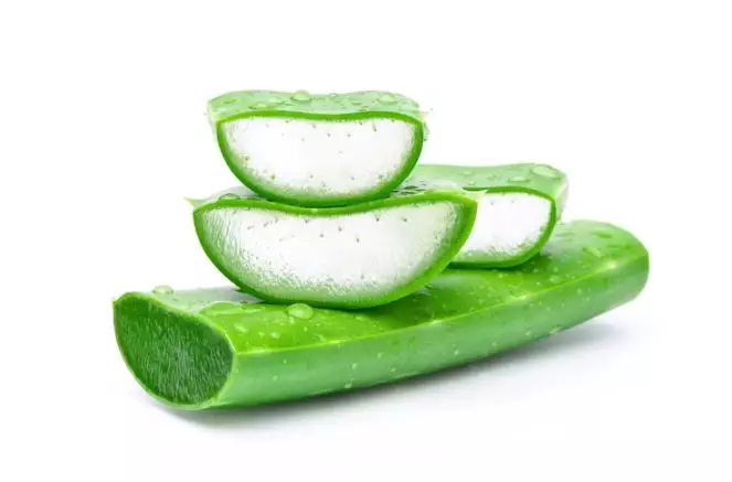 Atasi wajah kusam dan menggelap pakai 1 jenis tanaman herbal Berbagai sumber