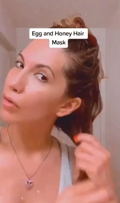 Kurangi rambut rontok berlebih pakai 1 bahan pemanis Berbagai sumber