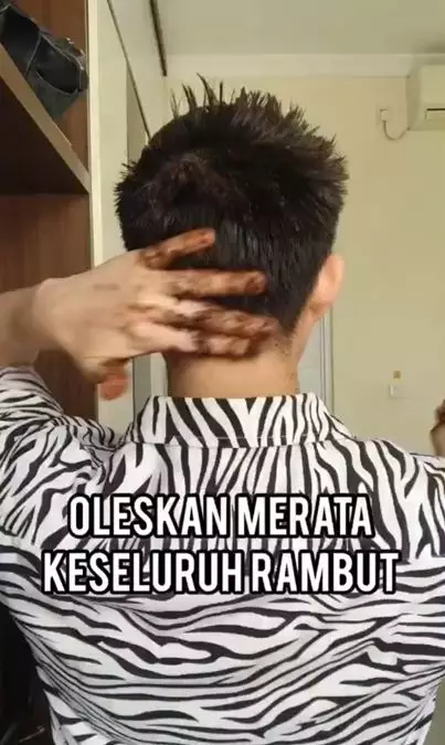 Hitamkan kembali uban pakai 2 bahan dapur Berbagai sumber