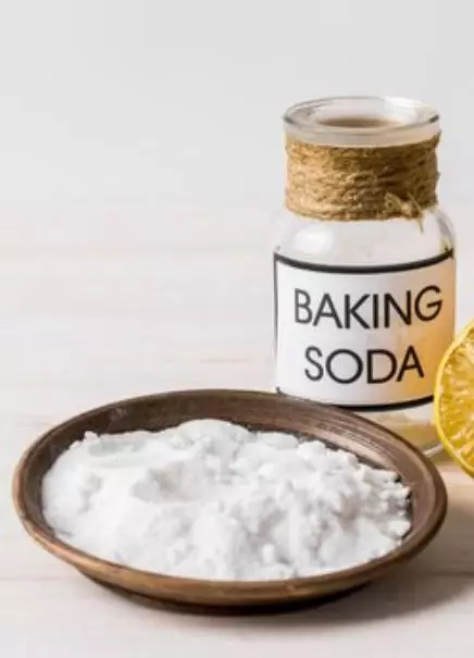 Putihkan gigi bernoda kuning Berbagai sumber