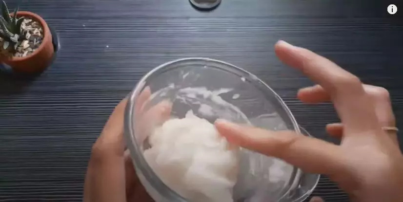 Memutihkan wajah belang dan kusam Berbagai sumber Memutihkan wajah belang dan kusam Berbagai sumber