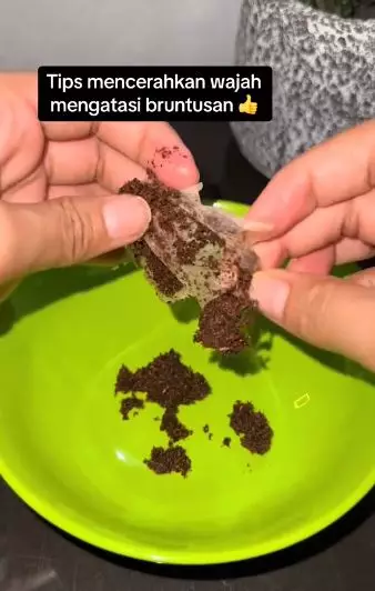 Mencerahkan wajah kusam dan belang Berbagai sumber Mencerahkan wajah kusam dan belang Berbagai sumber