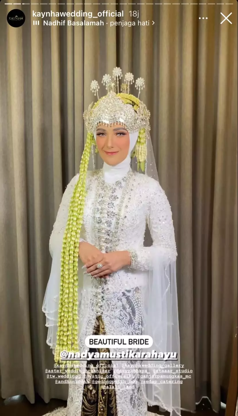 potret nadya mustika pakai makeup bak barbie © instagram