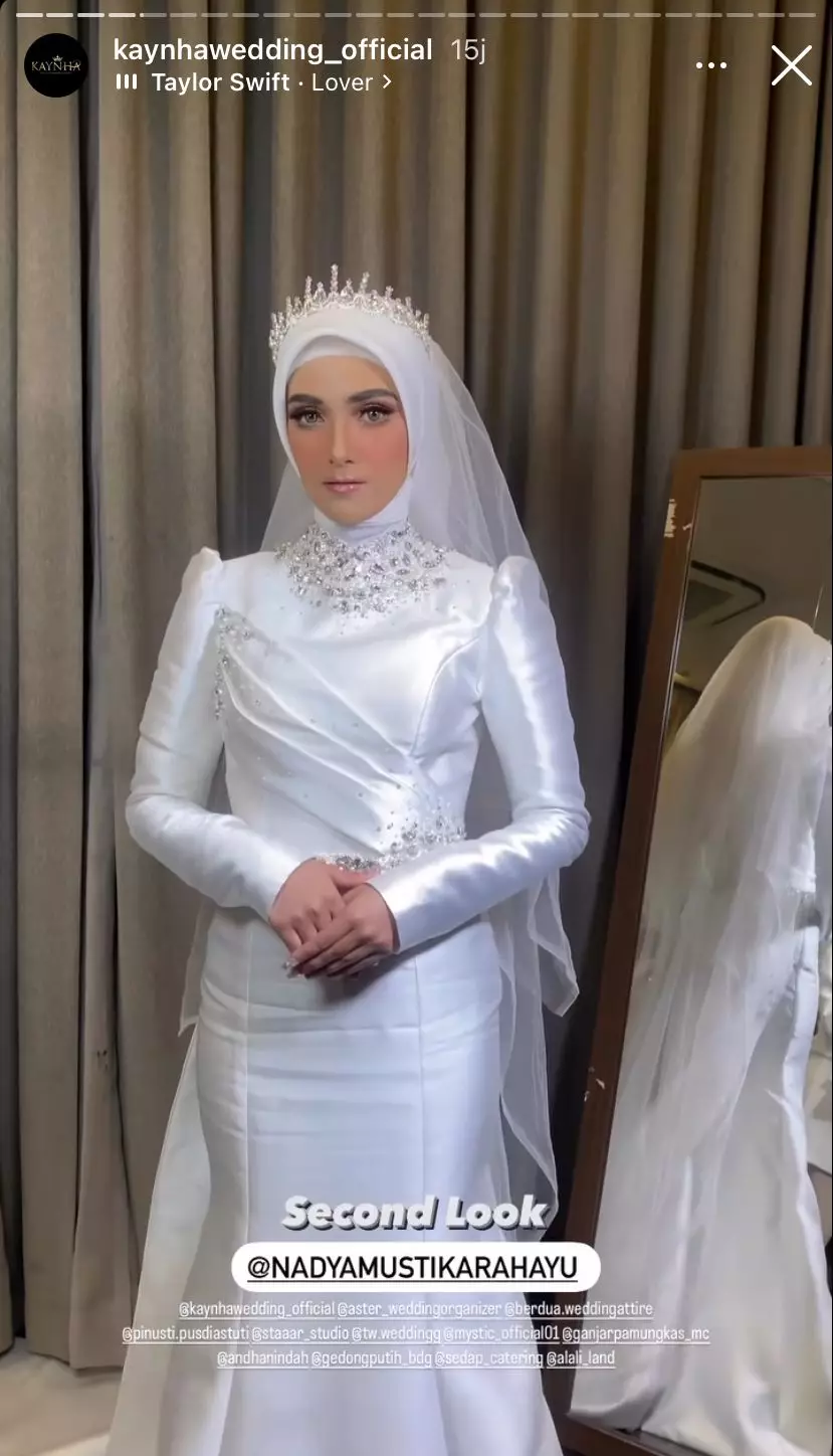 potret nadya mustika pakai makeup bak barbie © instagram