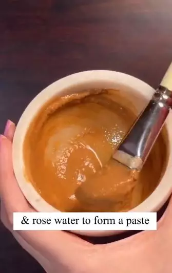 Putihkan wajah kusam dan tidak merata Berbagai sumber