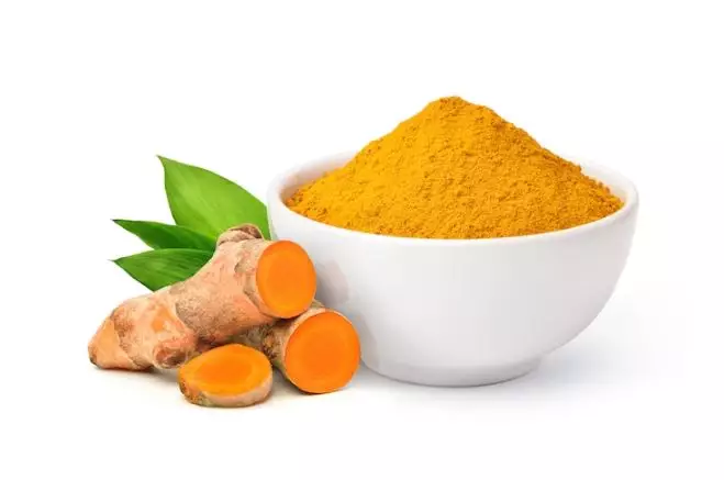 Pudarkan kerutan dan wajah kendur pakai kunyit Berbagai sumber