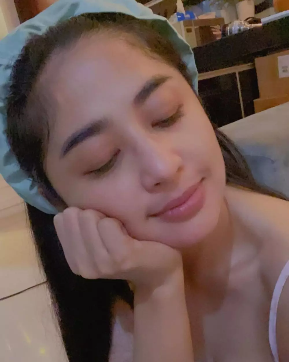 seleb sulam alis tanpa makeup © instagram