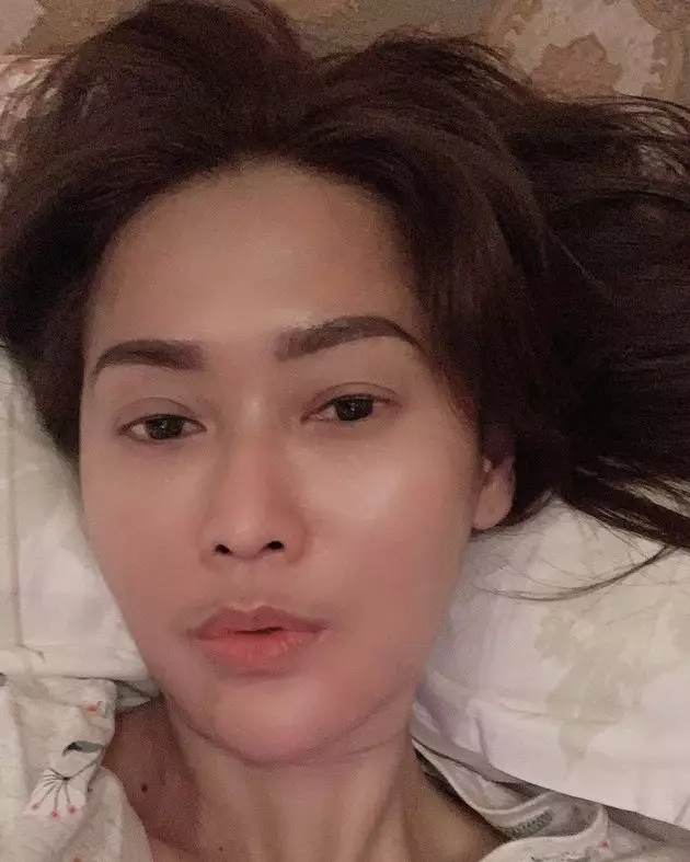 seleb sulam alis tanpa makeup © instagram