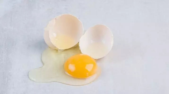 Hempas komedo hitam di area hidung Berbagai sumber