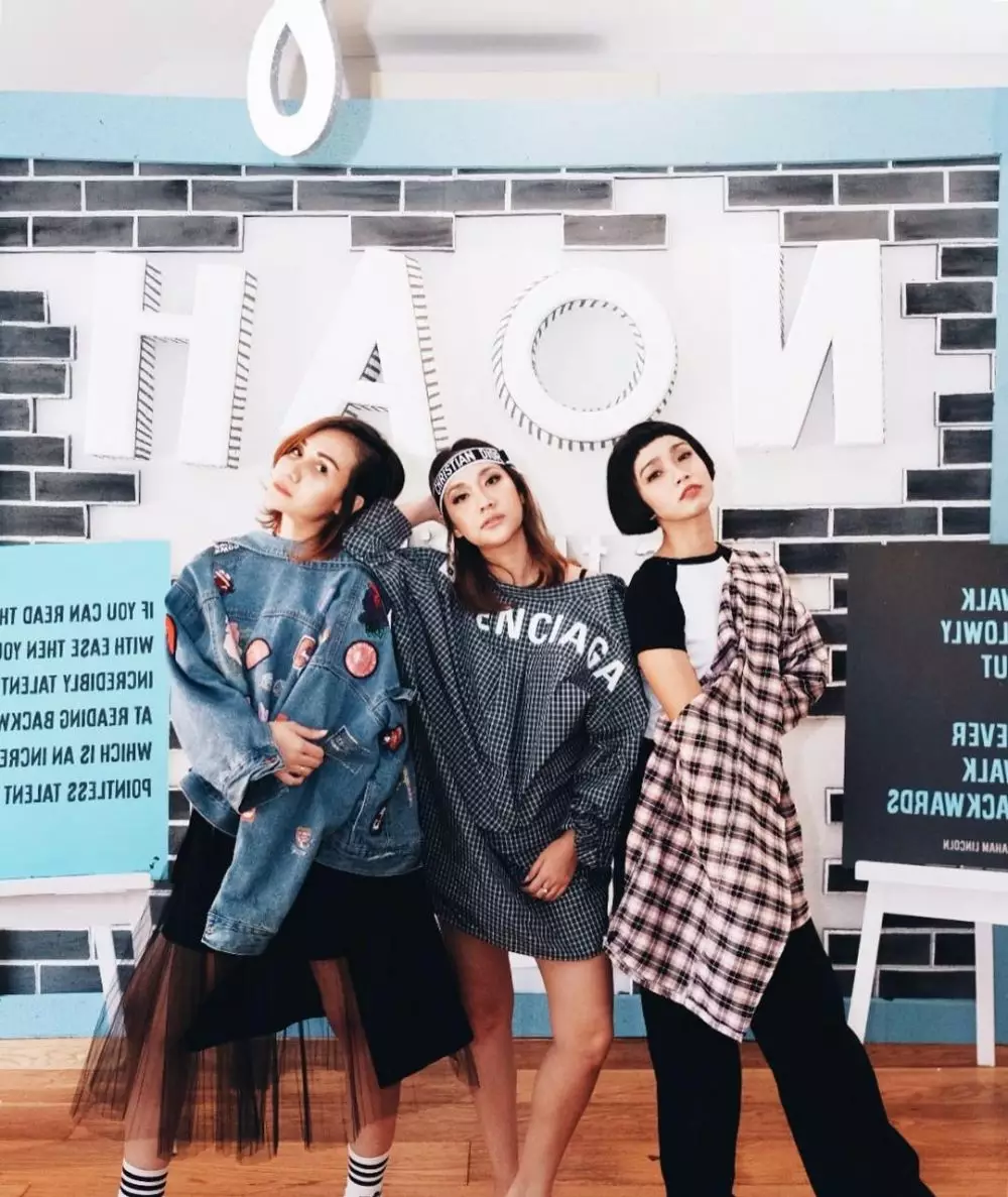 bcl dan intan ayu sepupuan © berbagai sumber