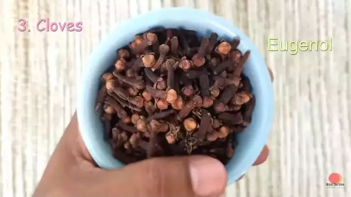 Cara simpel rontokkan noda kuning pada gigi Berbagai sumber