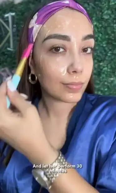 Kencangkan wajah kendur agar tampak awet muda daun salam Berbagai sumber Kencangkan wajah kendur agar tampak awet muda daun salam Berbagai sumber