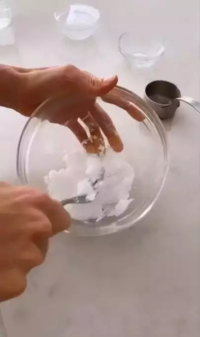 kuning dan bau busuk © TikTok kuning dan bau busuk © TikTok