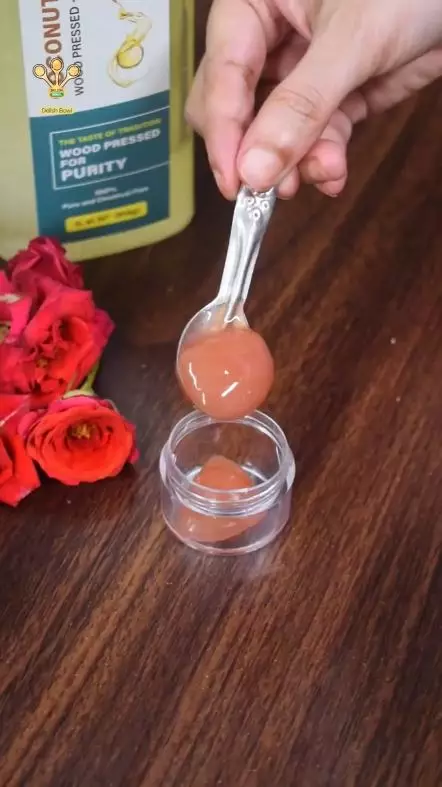 pudarkan garis halus dan kerutan berbagai sumber