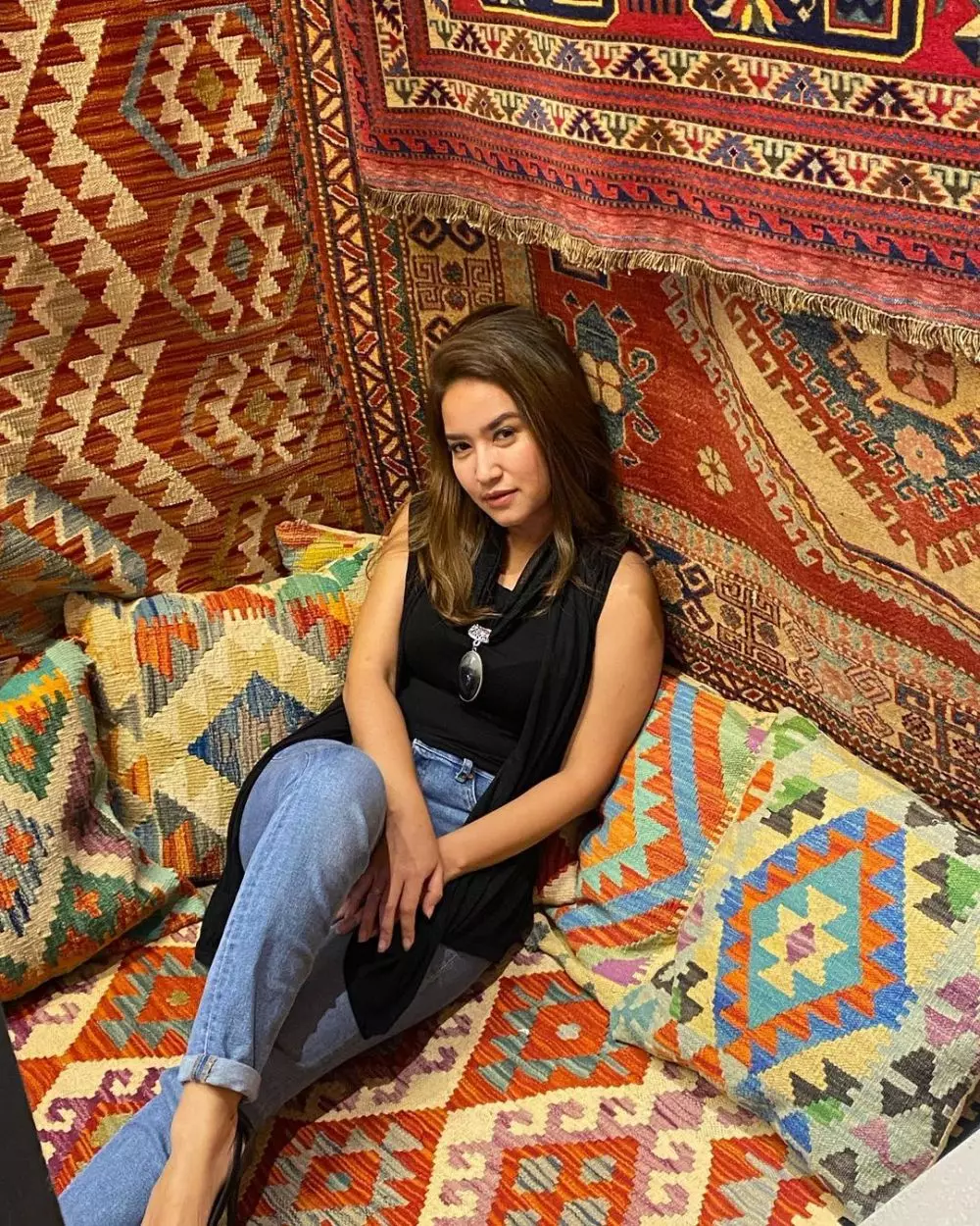 Risma Nilawati tampil modis © Instagram