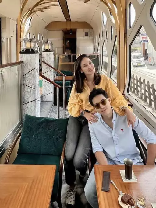 potret mesra Maxime Bouttier dan Luna Maya © Instagram potret mesra Maxime Bouttier dan Luna Maya © Instagram