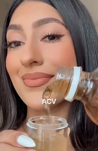 Hilangkan ketombe berkerak pakai hair spray lemon Berbagai sumber Hilangkan ketombe berkerak pakai hair spray lemon Berbagai sumber