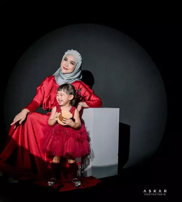 Ria Ricis pemotretan terbaru bareng anak © berbagai sumber