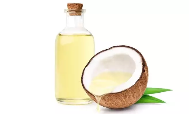 Cerahkan ketiak hitam dan bau tidak sedap pakai minyak kelapa Berbagai sumber