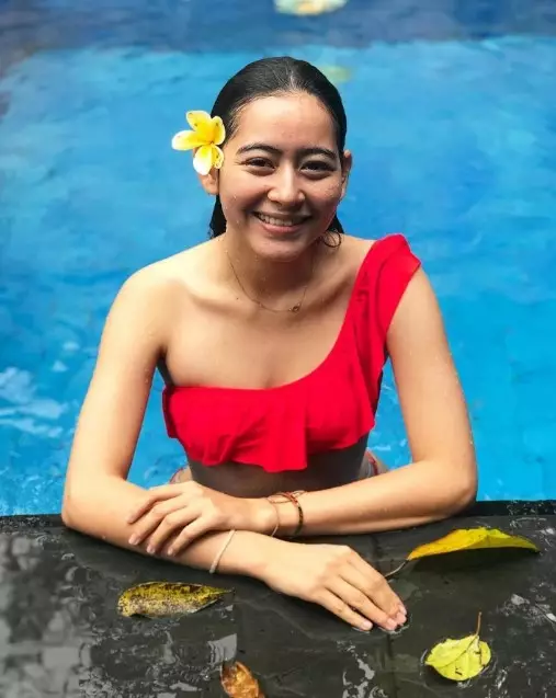 Laura Theux pamer bare face © Instagram