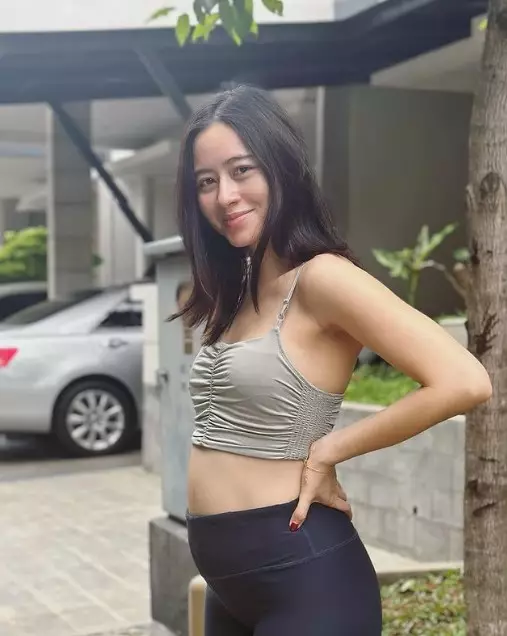 Laura Theux pamer bare face © Instagram