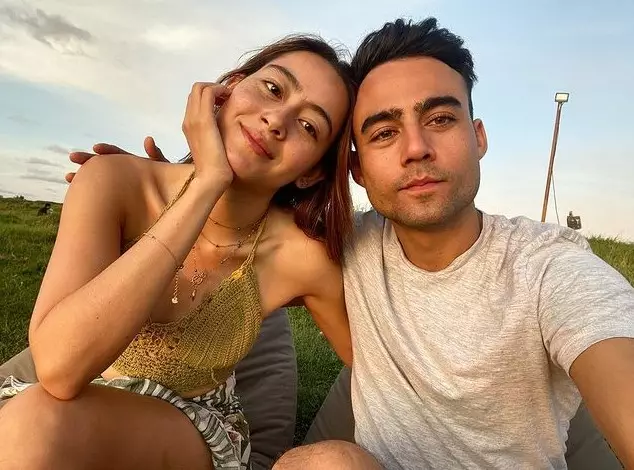 Laura Theux pamer bare face © Instagram