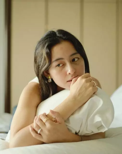 Laura Theux pamer bare face © Instagram