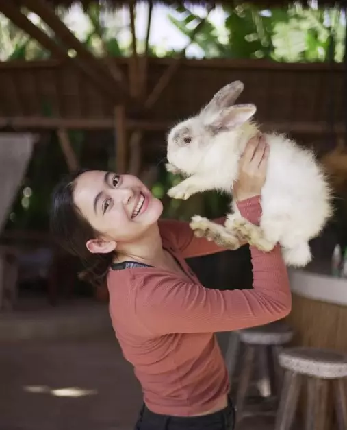 Laura Theux pamer bare face © Instagram