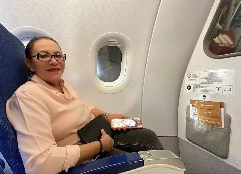 mpok atiek dulu pelawak top kini jualan es cincau © berbagai sumber