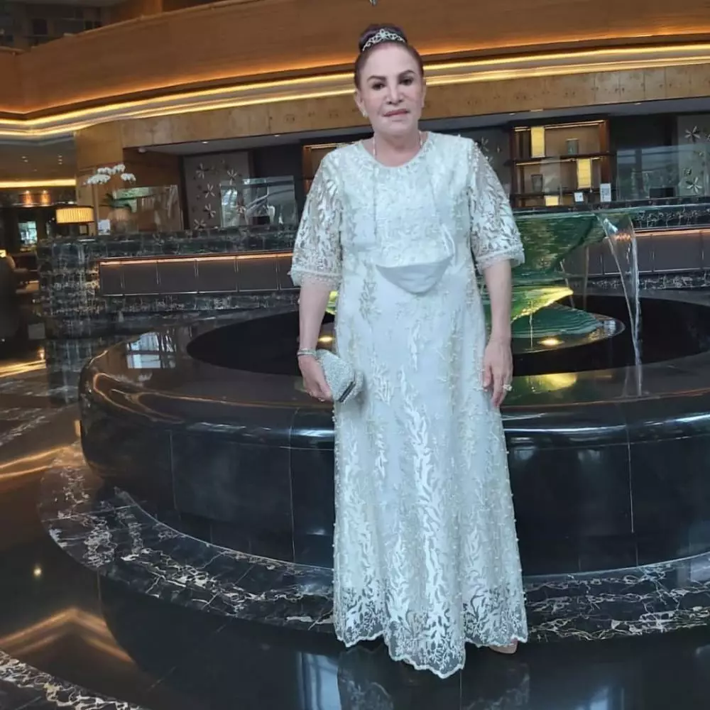 mpok atiek dulu pelawak top kini jualan es cincau © berbagai sumber