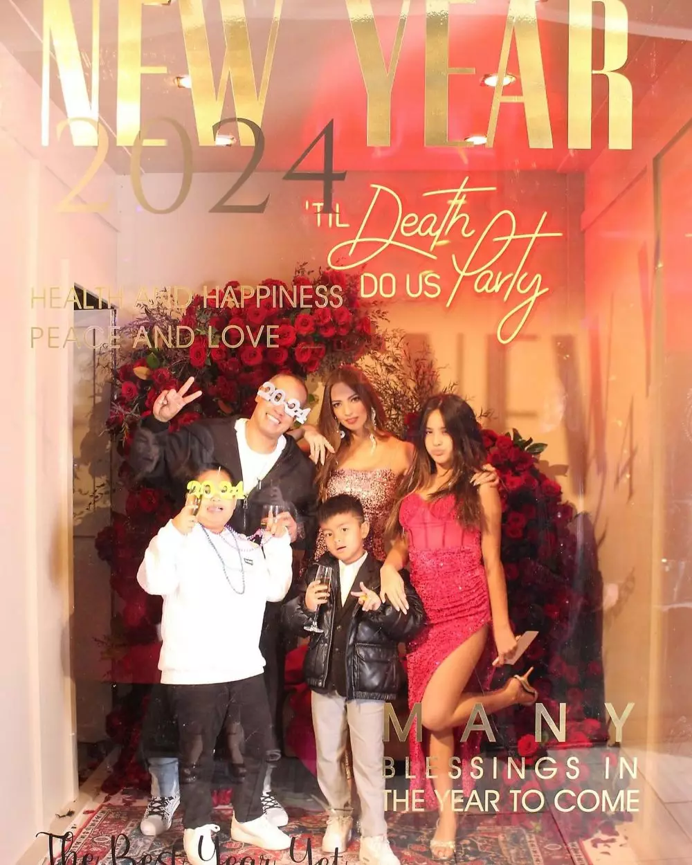 gaun tahun baru mikhayla © Instagram