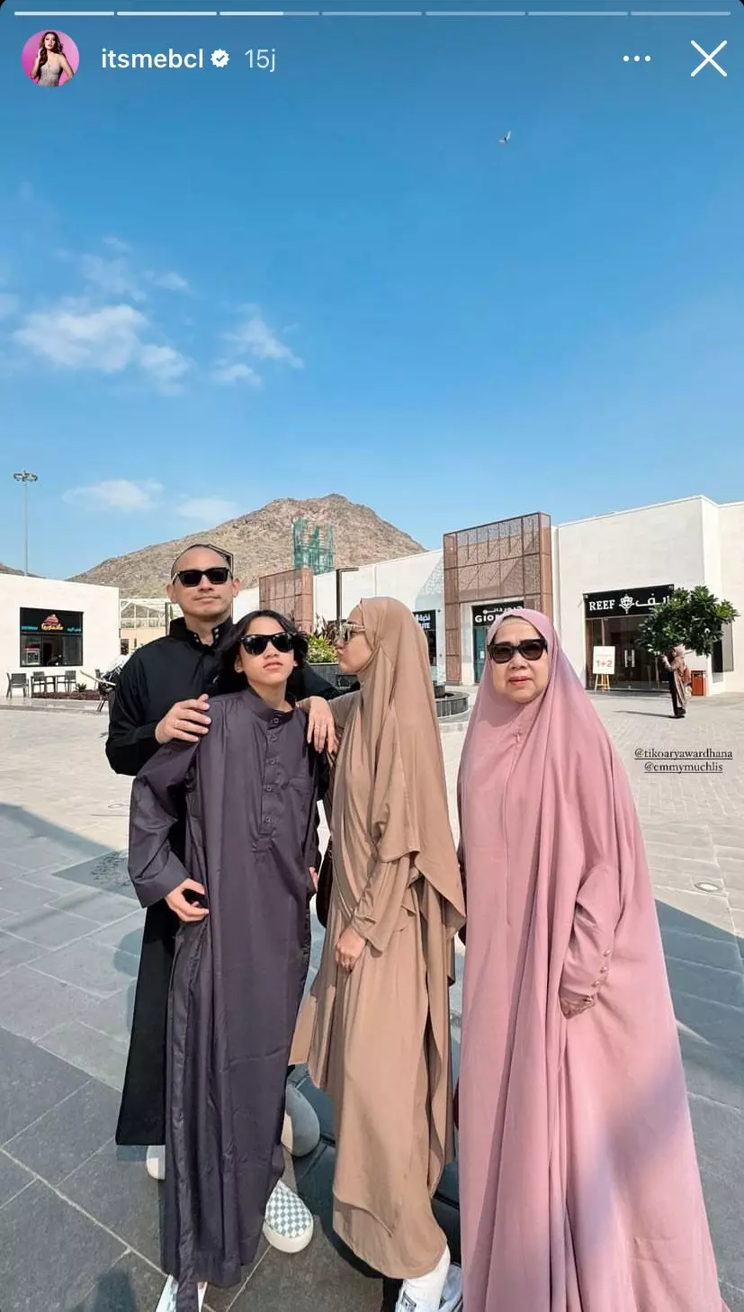 momen bcl laksanakan umroh ashraf © instagram momen bcl laksanakan umroh ashraf © instagram