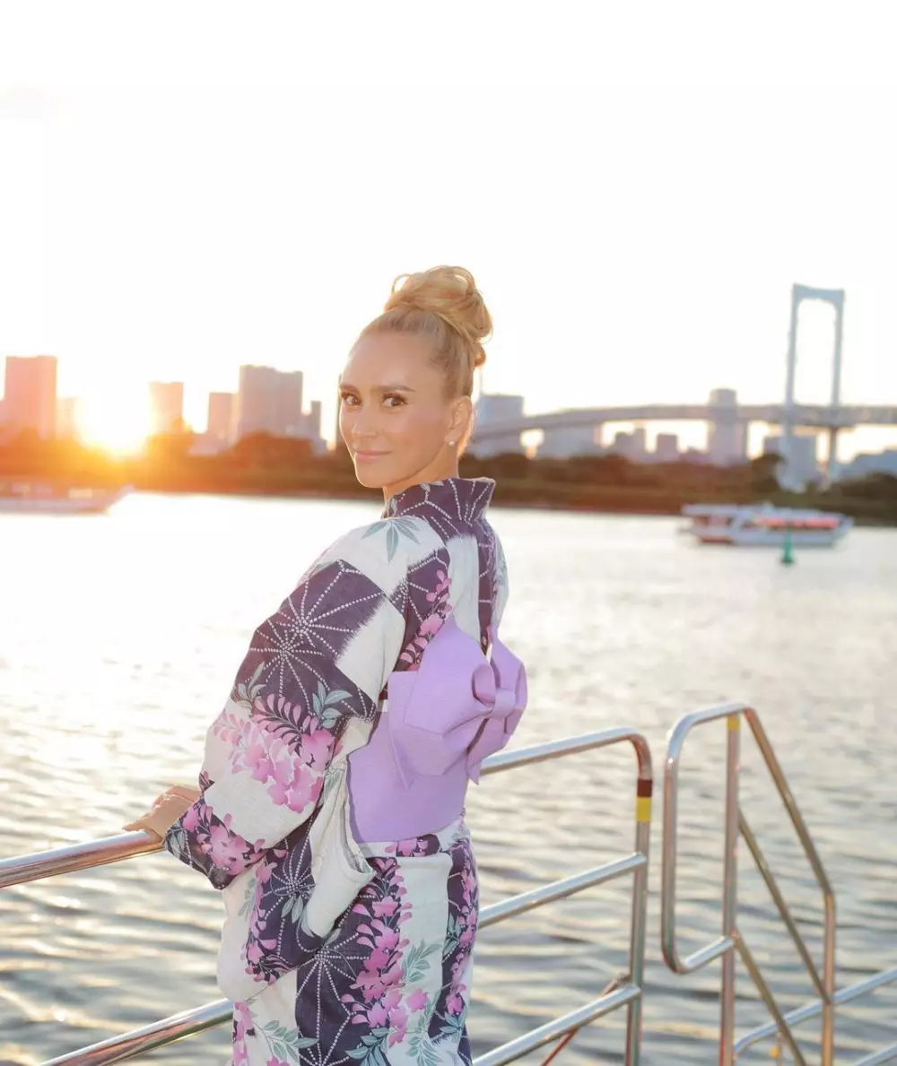 potret malia shino rahman model jepang © instagram