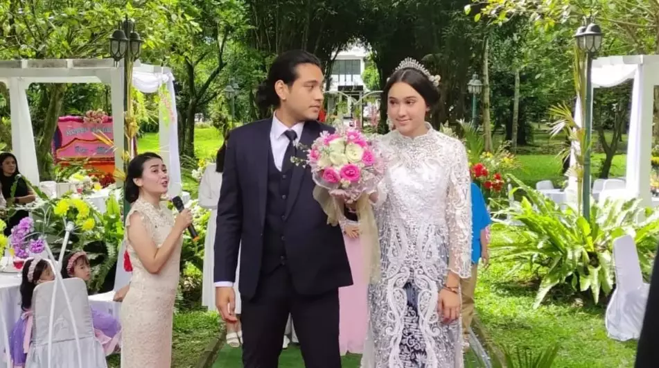 seleb dirias layaknya pengantin sungguhan © Instagram