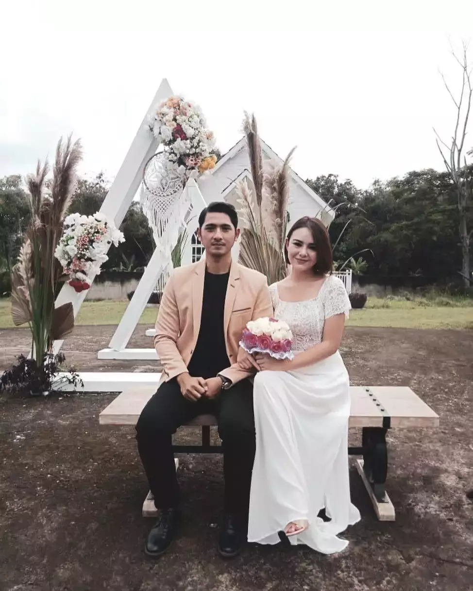 seleb dirias layaknya pengantin sungguhan © Instagram