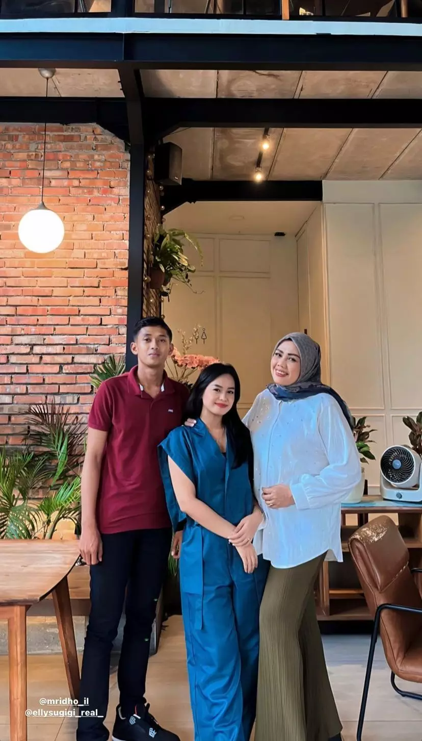 ulfi damayanti anak elly sugigi dan kekasih © instagram