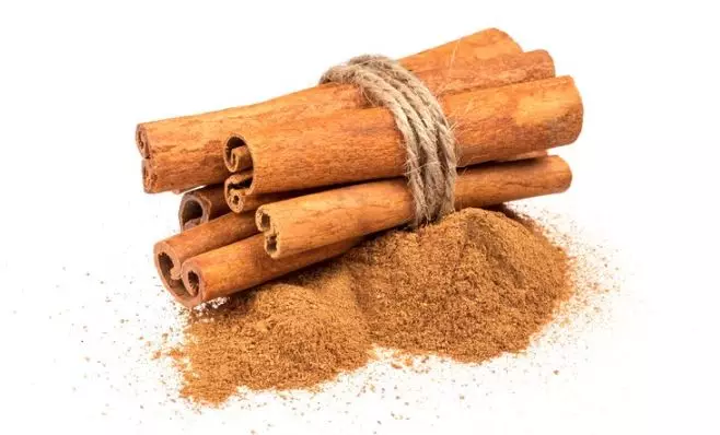 Atasi pori-pori besar akibat komedo di wajah Berbagai sumber