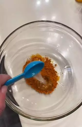 Meratakan warna kulit ketiak yang gelap Berbagai sumber