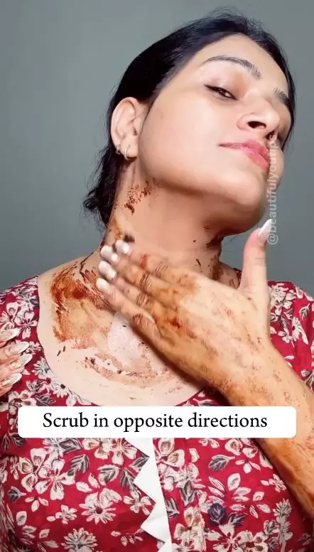 cara atasi garis halus di leher berbagai sumber